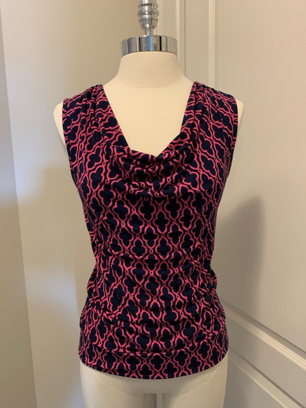 Banana Republic sleeveless, cowl neck, pink and navy geometric pattern. XS TP